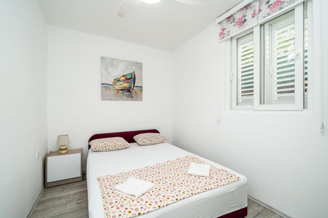 Apartment & Rooms Alan ดูบรอฟนิก ภายนอก รูปภาพ